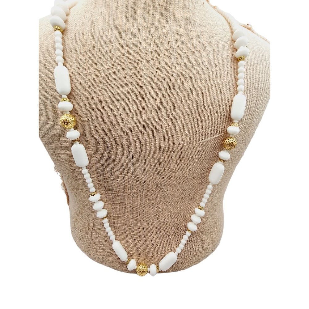 Vintage Bohemian Glass NOS Necklace with Original Tag (A668)